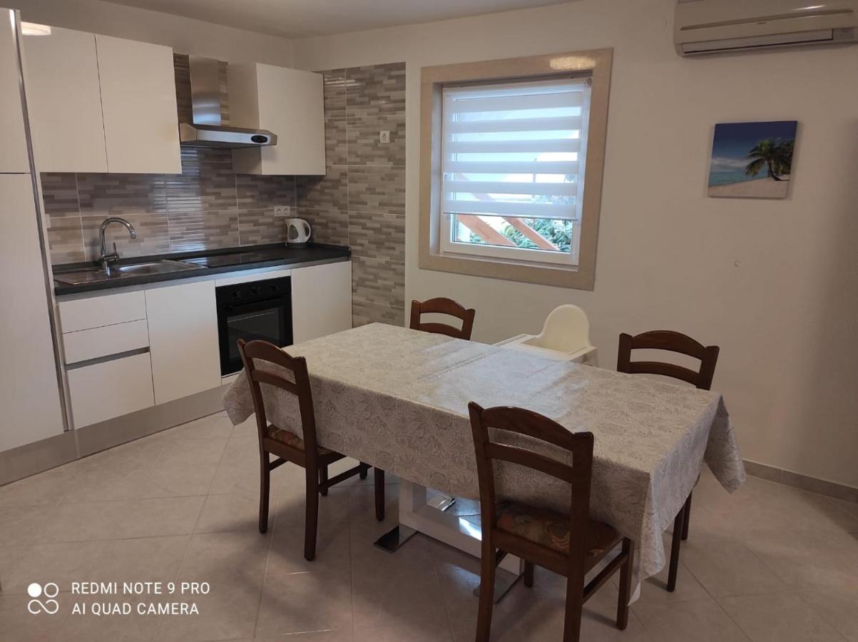 Apartments Marko Sutivan Insel Brac Eksteriør bilde