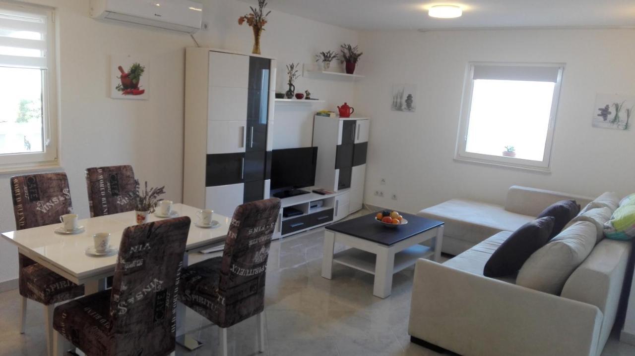 Apartments Marko Sutivan Insel Brac Eksteriør bilde