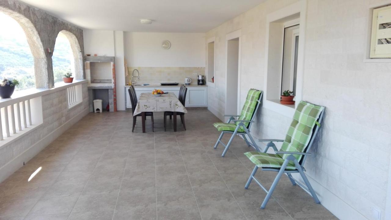 Apartments Marko Sutivan Insel Brac Eksteriør bilde